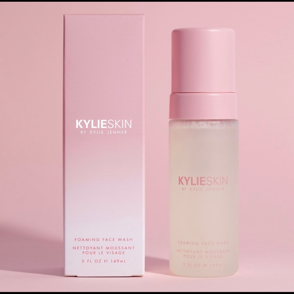 KYLIESKIN By Kylie Jenner Foaming Face Wash